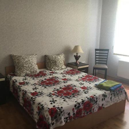 Apartment On Mira Avenue 이즈마일 외부 사진